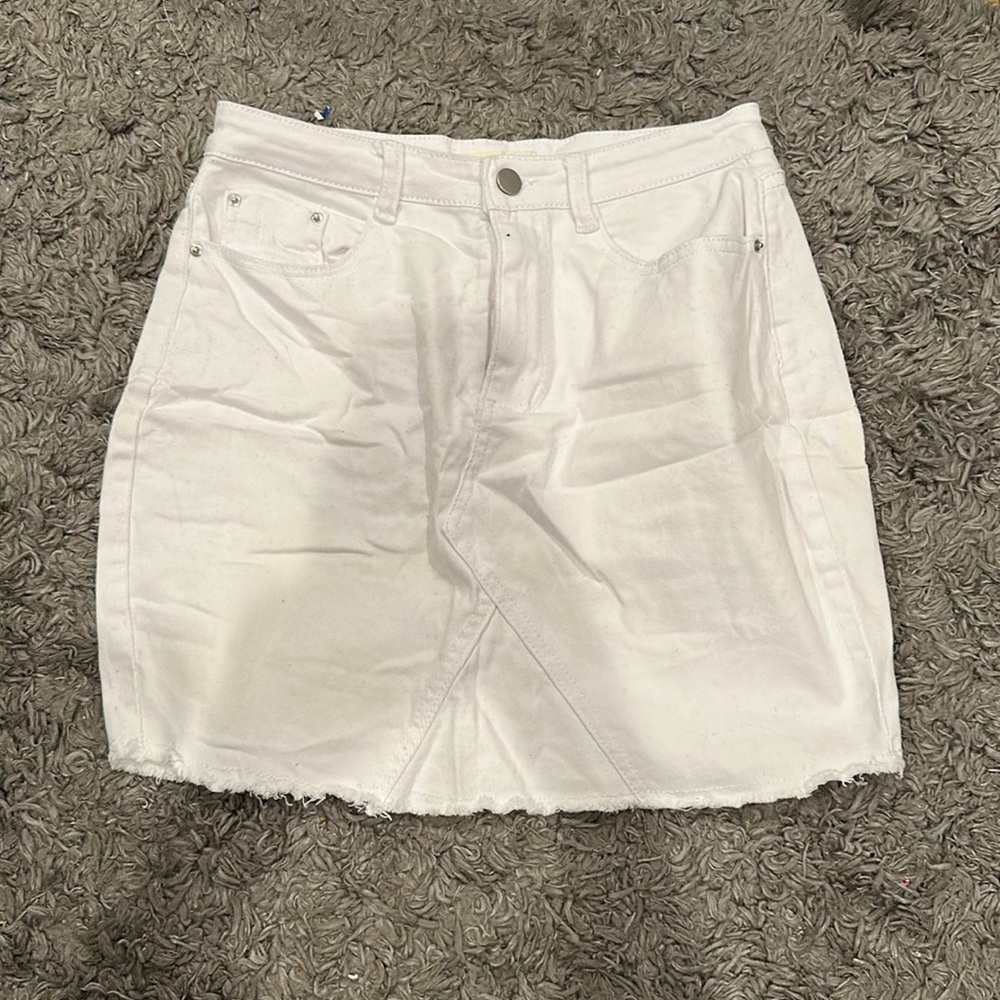women’s white jean skirt